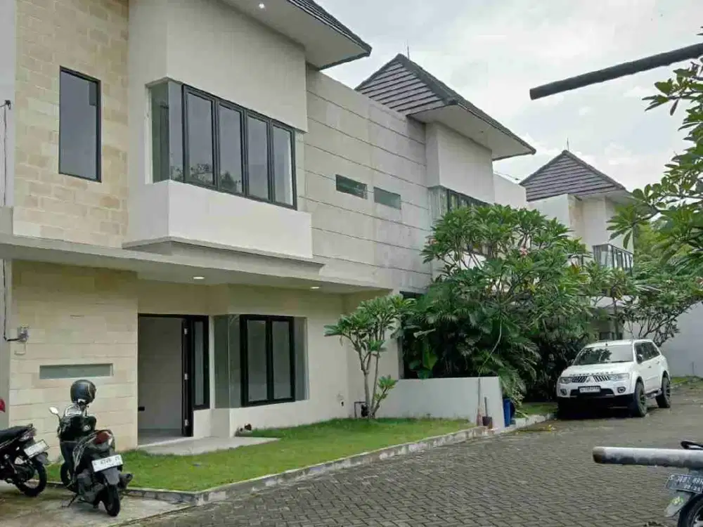 jual perumahan mewah 2 lantai Hunian asri  di kota Jombang