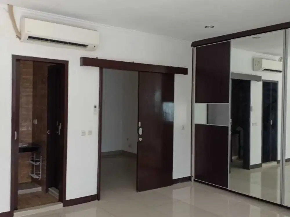 Rumah 3 Lantai Siap Huni, Green Ville Jakarta