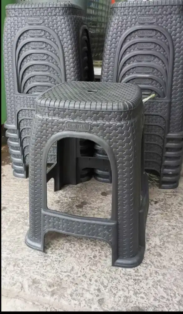 Bangku kursi sumo hitam kokoh