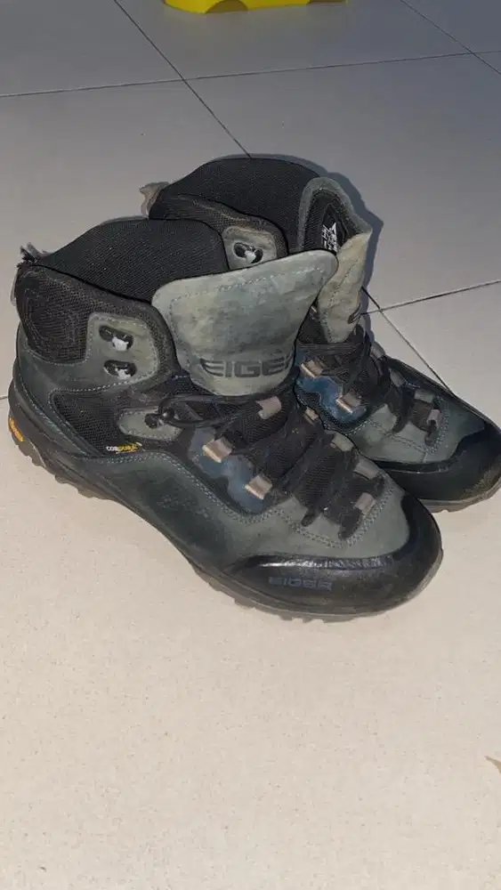 eiger mamba mid sepatu gunung