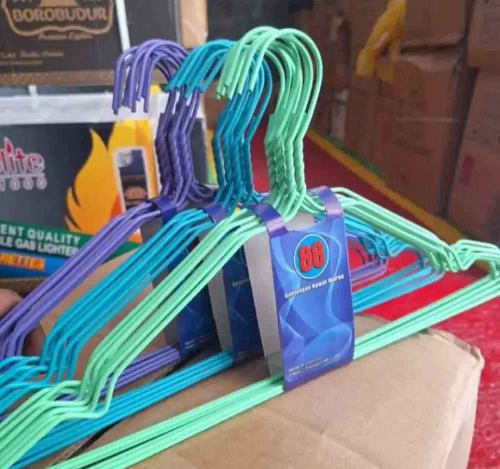 Hanger laundry kawat warna
