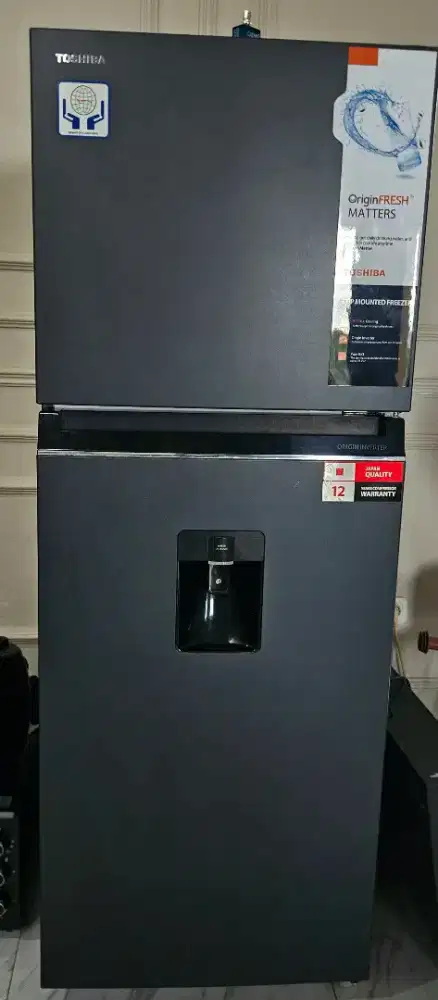 Kulkas 2 pintu Toshiba