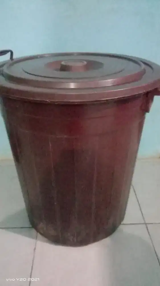 Ember besar penampung air