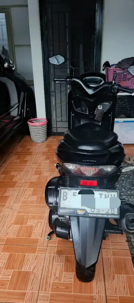 dijual yamaha lexi 2023 warna hijau army km 20 rb.