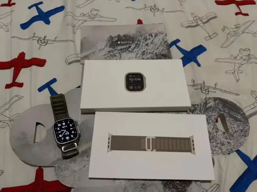 APPLE WATCH ULTRA 2 - NATURAL TITANIUM
