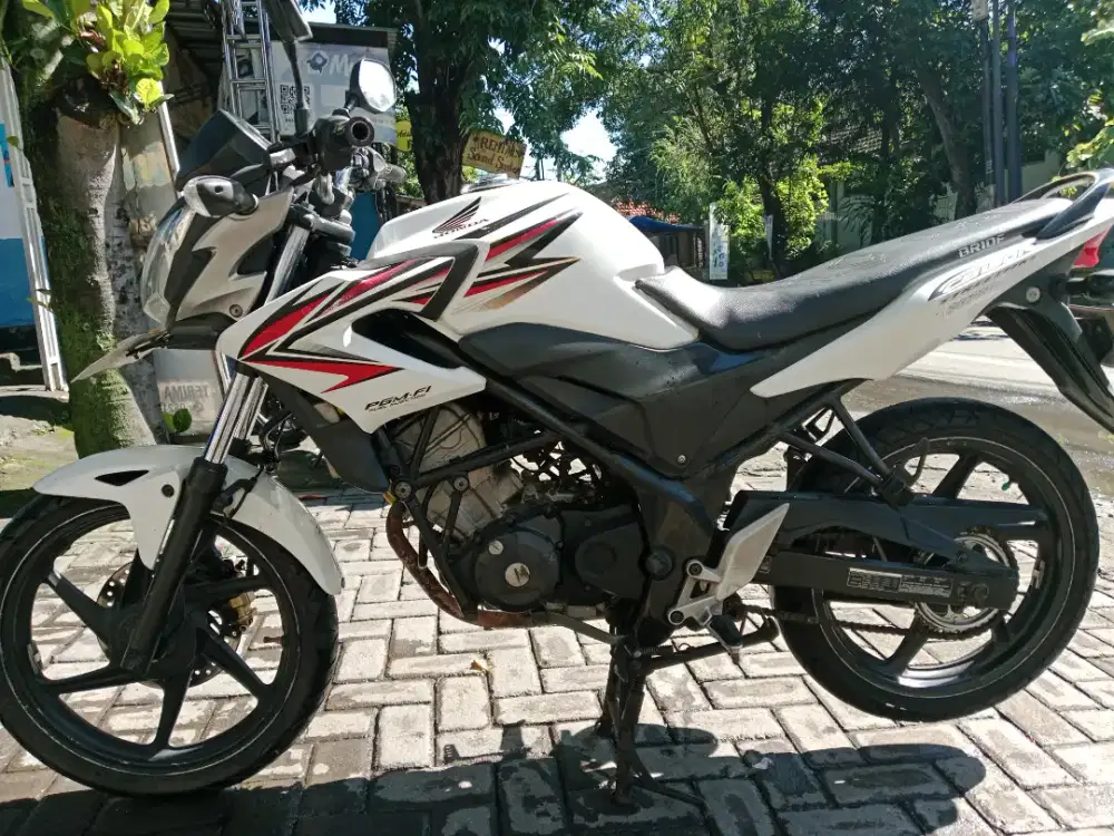 Honda cb 150R plat S lamongan