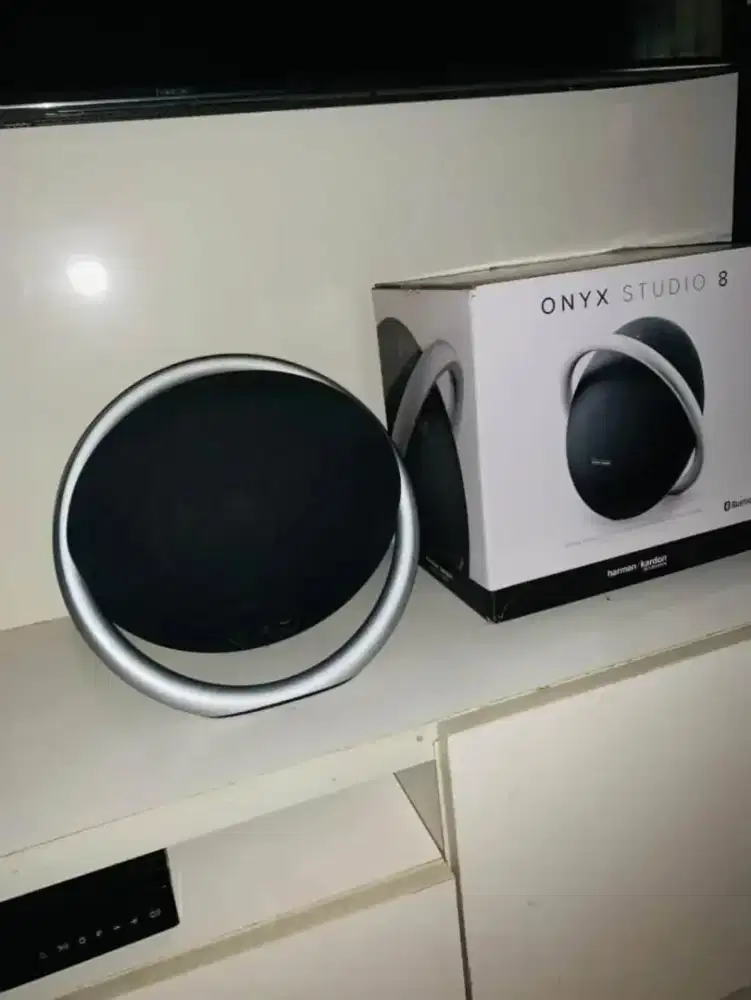 speaker harman kardon onyx studio 8