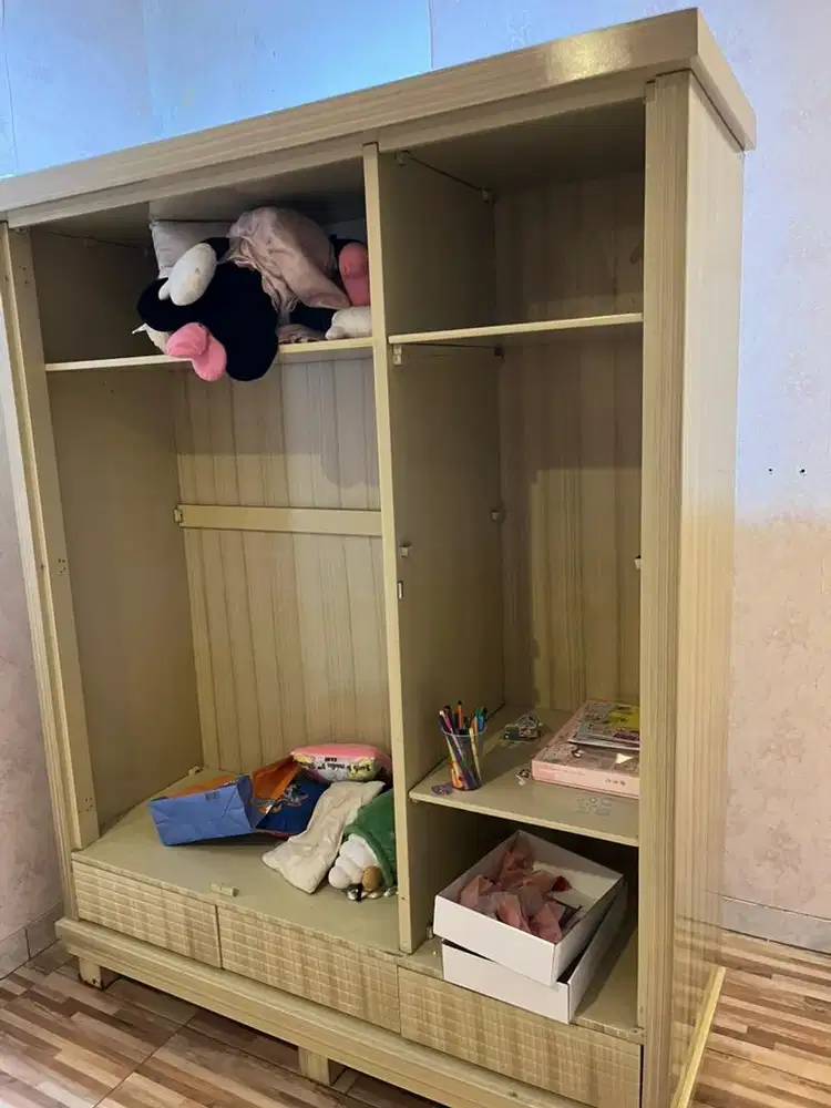 Jual lemari pakaian kayu bloktik