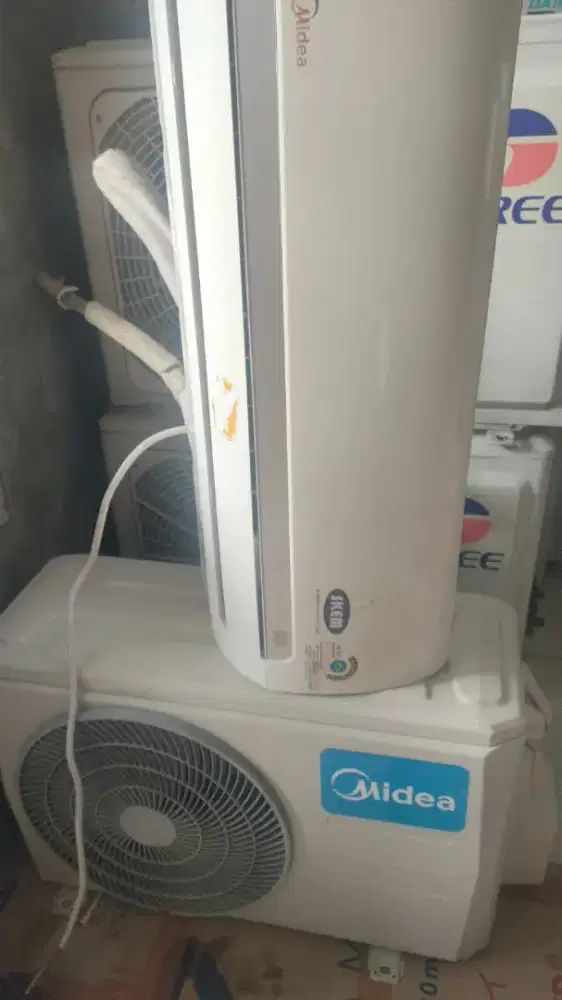 Dijual AC Midea 1/2pk murah meriah