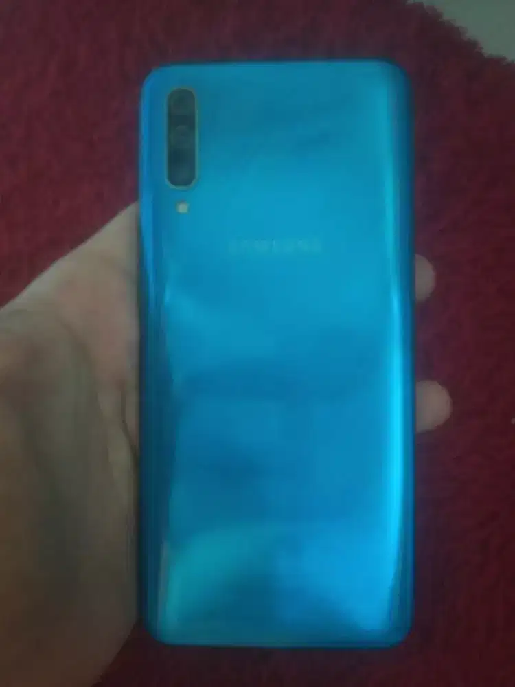 Samsung Galaxy A50 4/64 GB Minus Layar Retak