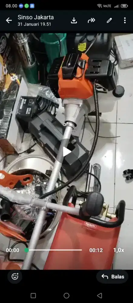 Mesin potong rumput 4 tak