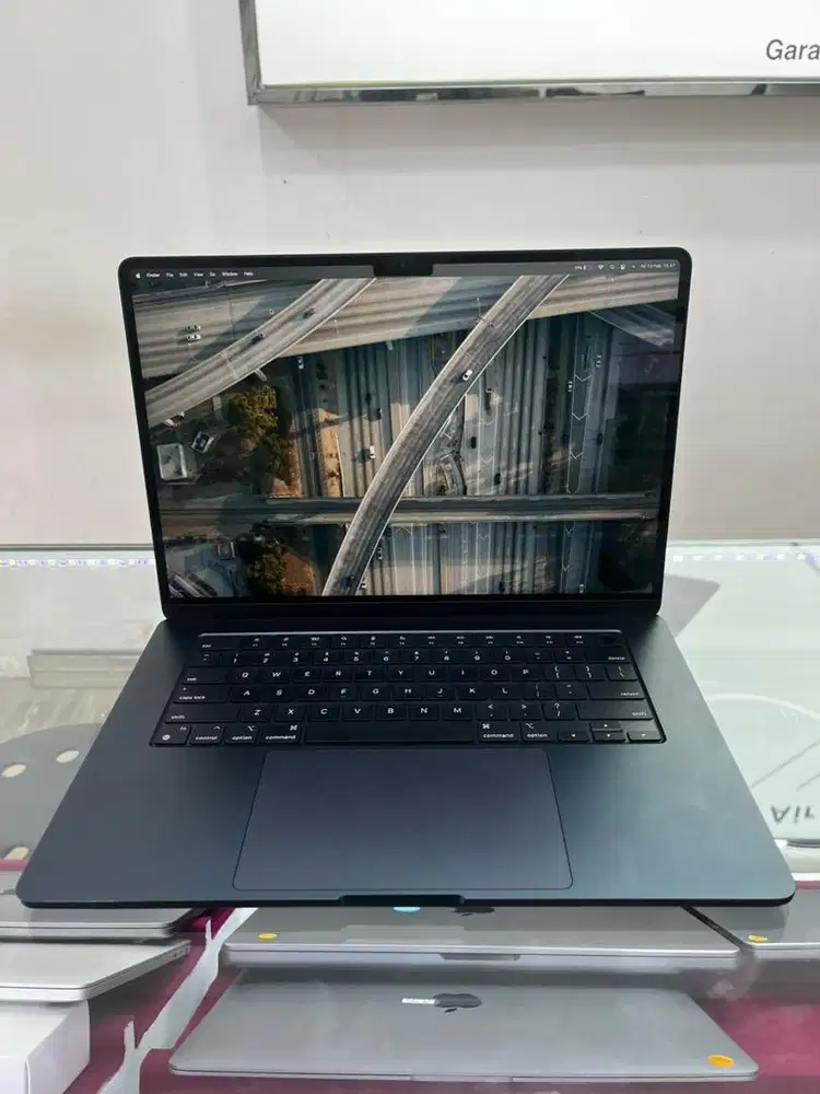 Macbook air 15 inch 2024  M3 8/256