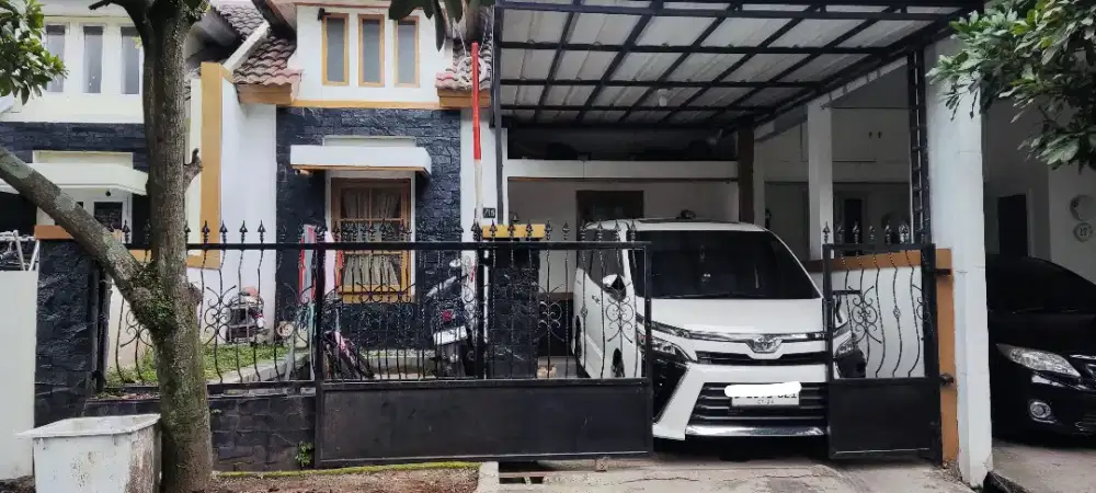 Dijual Rumah di Bumi Adipura