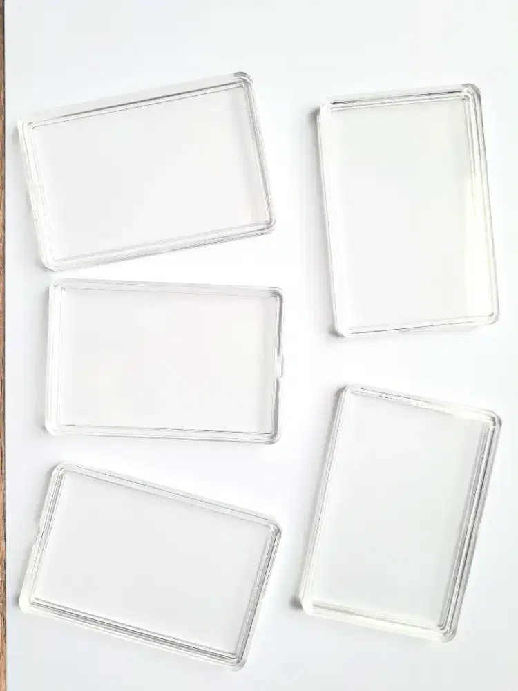 Kotak plastik hard case untuk koleksi, kartu, logam mulia, dll