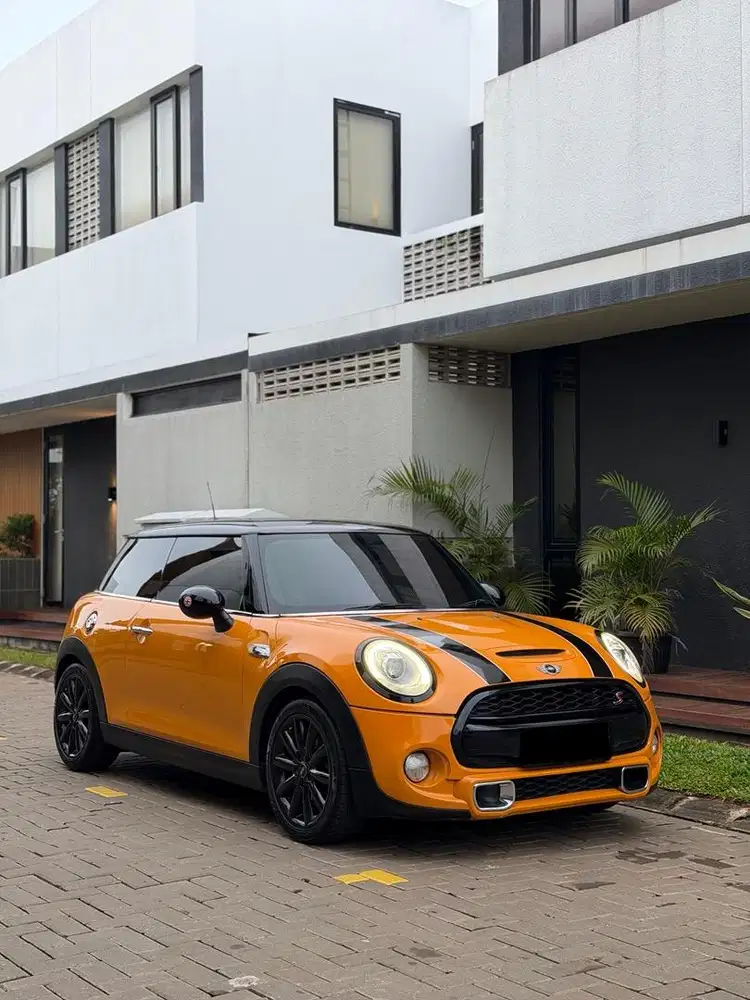 MINI Cooper S 2 Doors Yellow on Black 2014