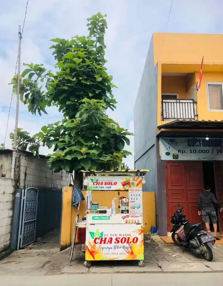 DICARI KARIAWAN ES TEH SOLO