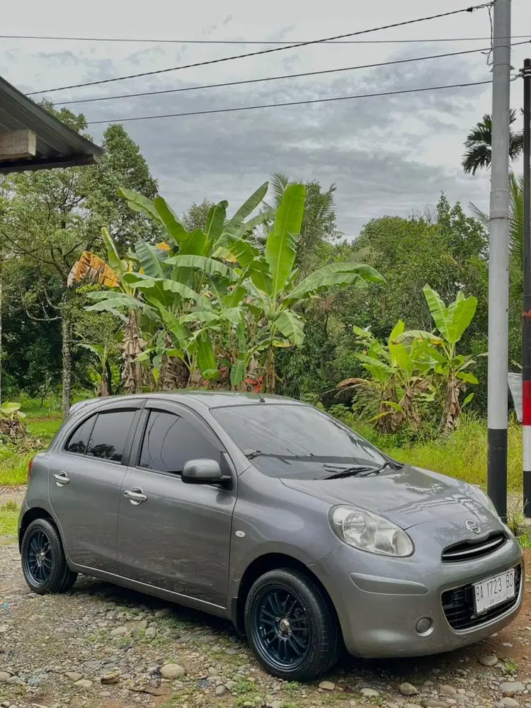 Nissan march 1.2 manual tahun 2012 mulus ganteng pajak hidup