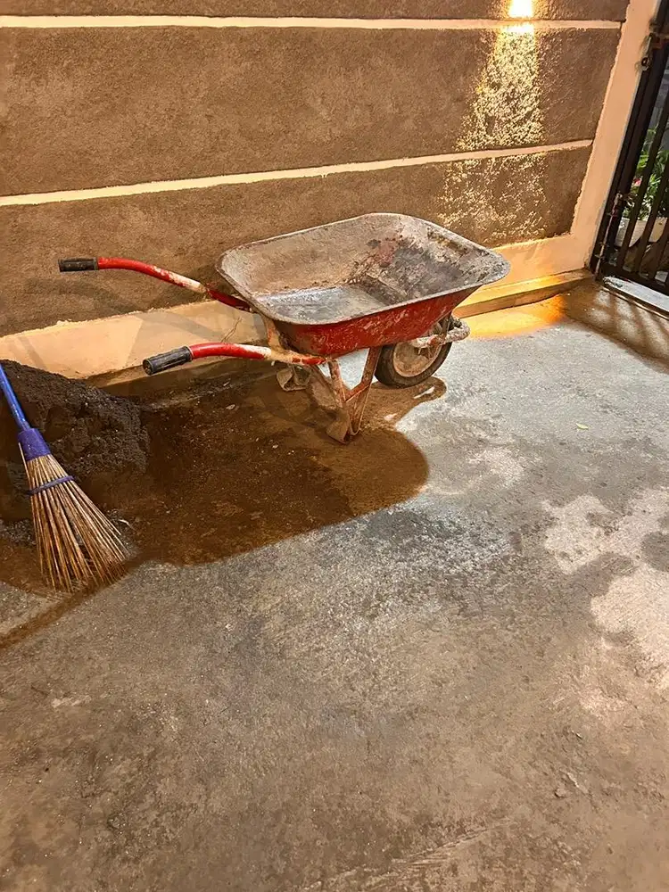 Di jual klenteng 250 rb aja ,tapi ban meletus