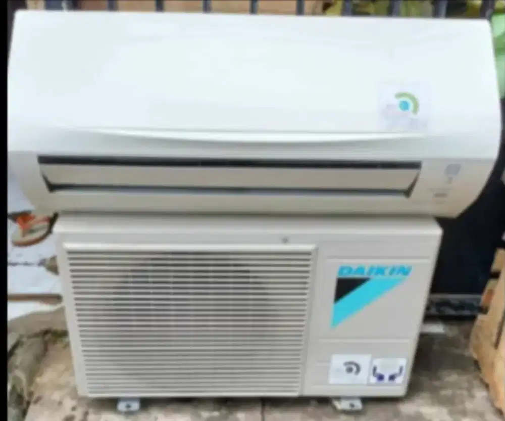 Jual ac daikin 1/2pkR 32 lowwat 360kondisi 95% ori semua