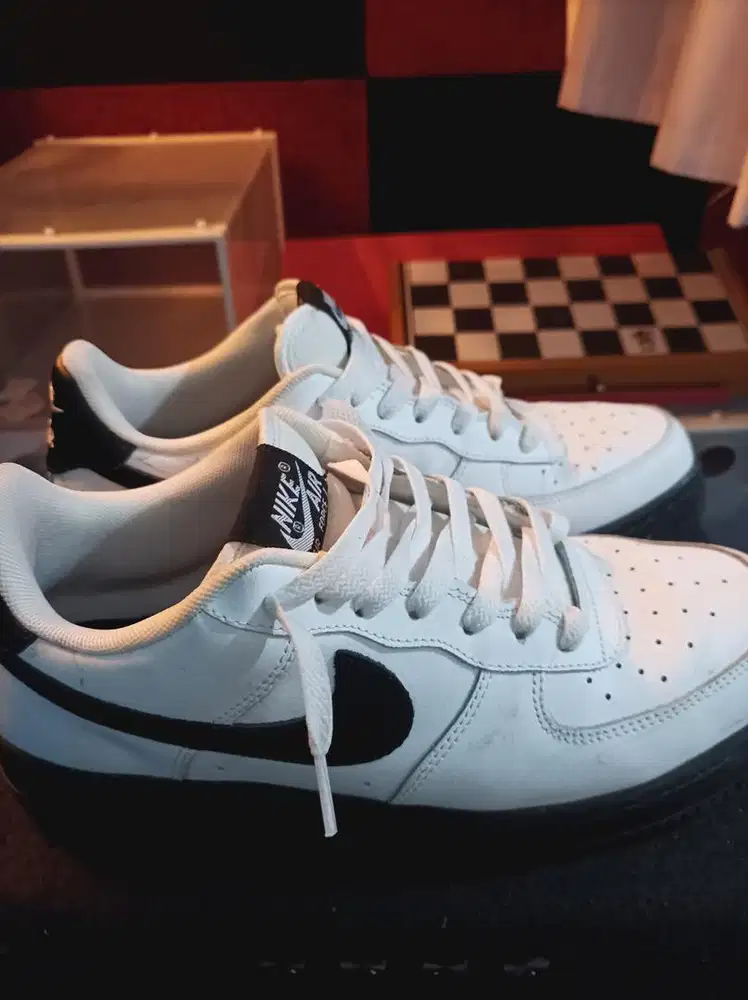 WTS MURAH SEPATU NIKE AIR FORCE 1 BLACK WHITE SIZE 44