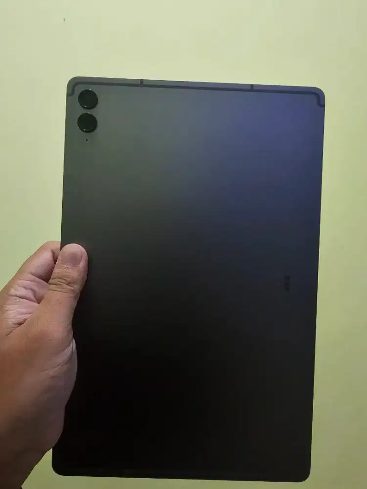 Dijual Samsung Galaxy Tab S9 FE+, WIFI, 8/128, Gray