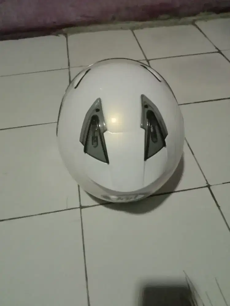 Helm KYT masih mulus