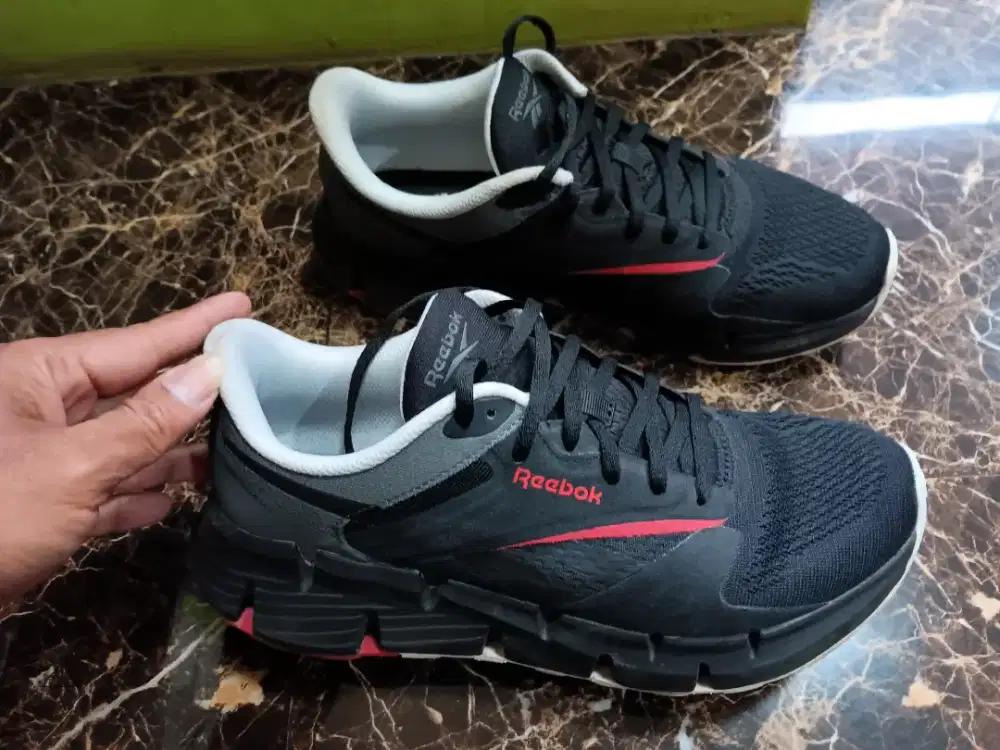 Dijual Sepatu Reebok Zig Dynamica 5 asli/Ori