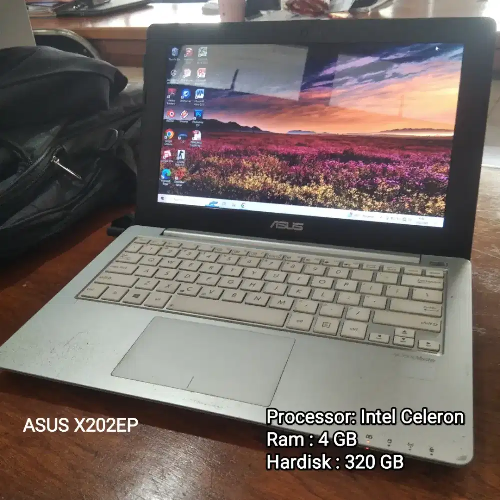 Laptop ASUS X202E