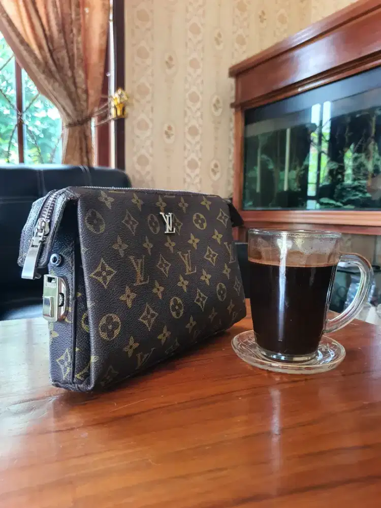 HANDBAG LOUIS VUITTON PARIS LIKE NEW