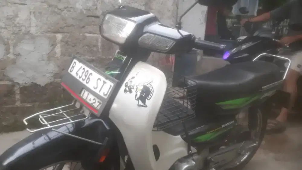 Honda grand hitam 97