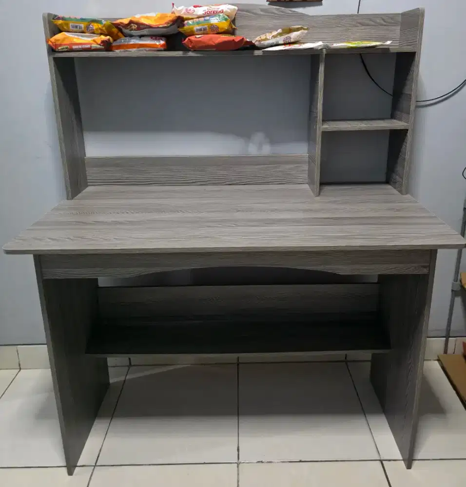 Di Jual Meja Belajar Masih Bagus dan Mulus