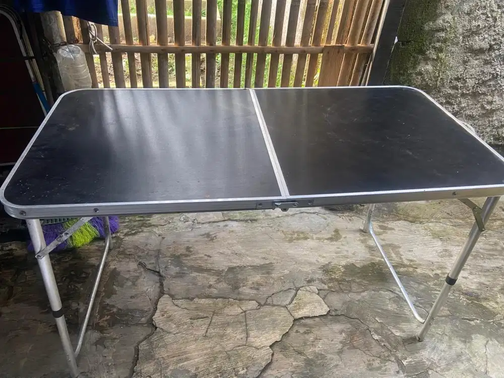Meja portabel buat jualan