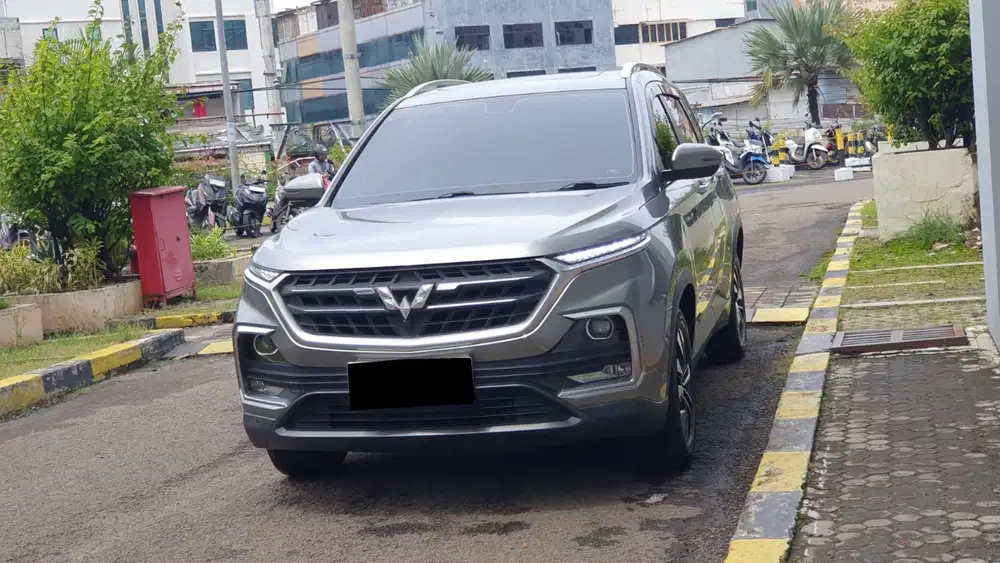 Km26rb wuling almaz exclusive turbo 7 seater 2022 abu sunroof