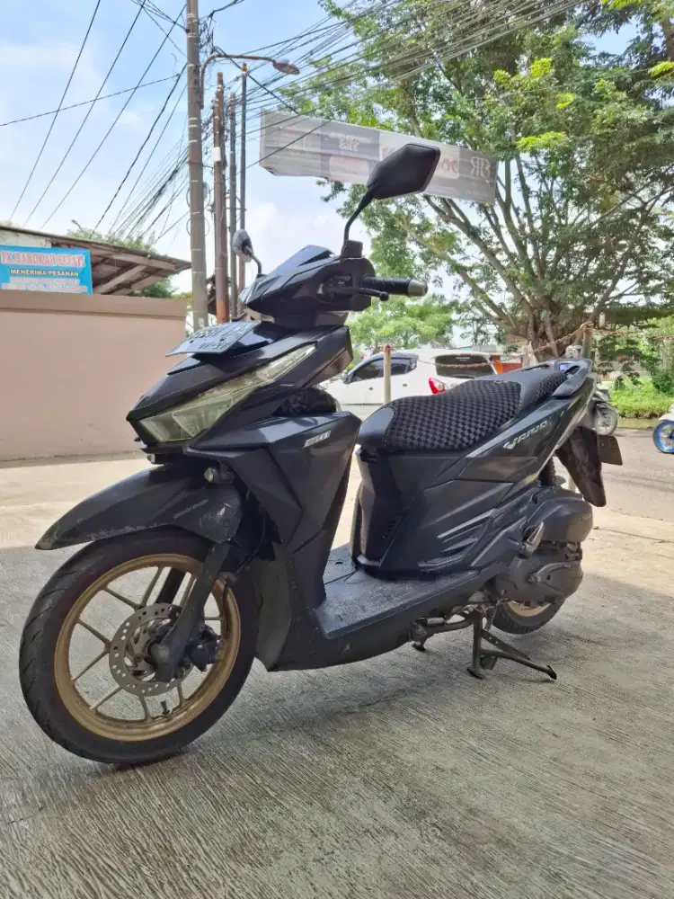 Motor Vario 150 2017 warna hitam