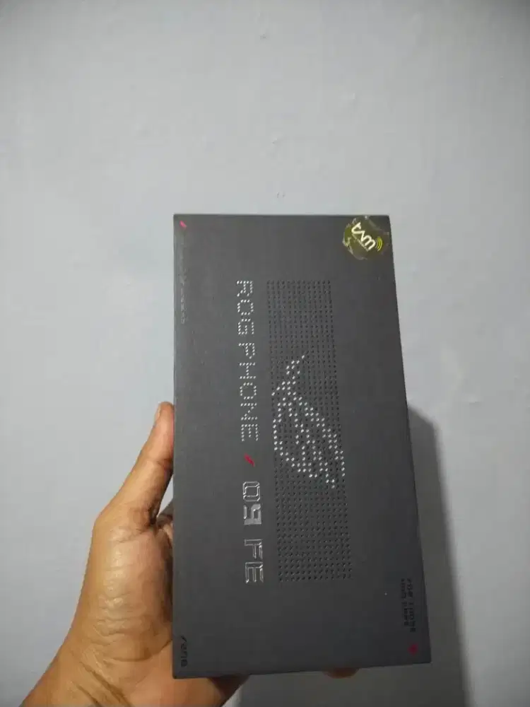 Asus Rog phone 9Fe (12/512)