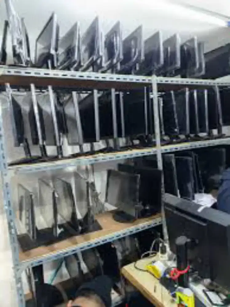 DIBELI Komputer & laptop