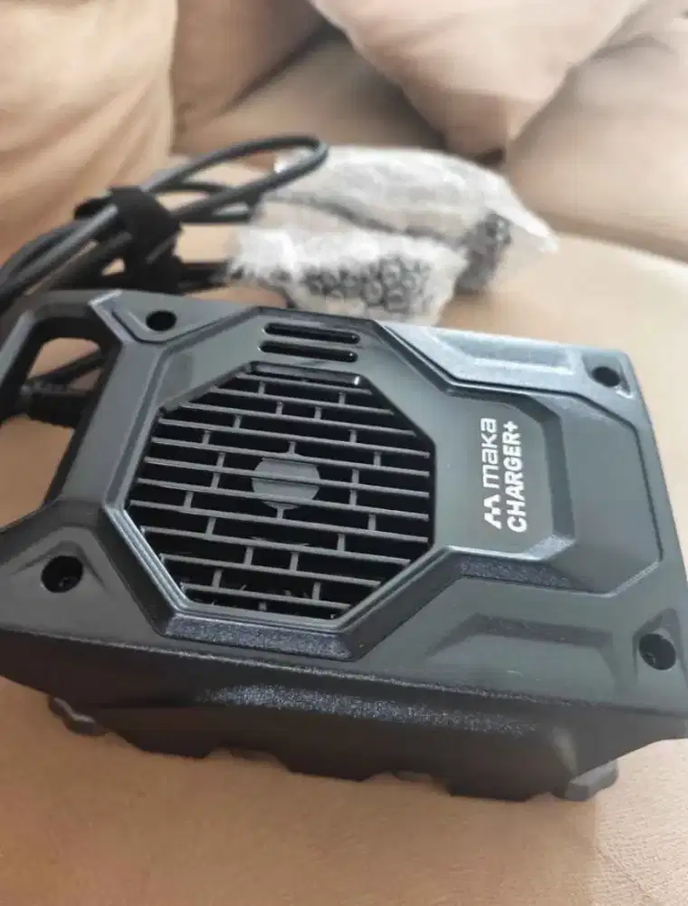 Charger Motor Listrik Maka