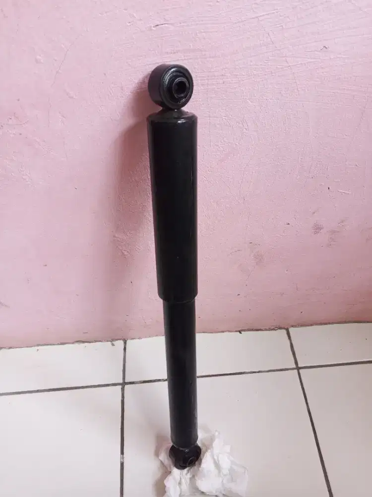 Shock belakang Avanza 2009