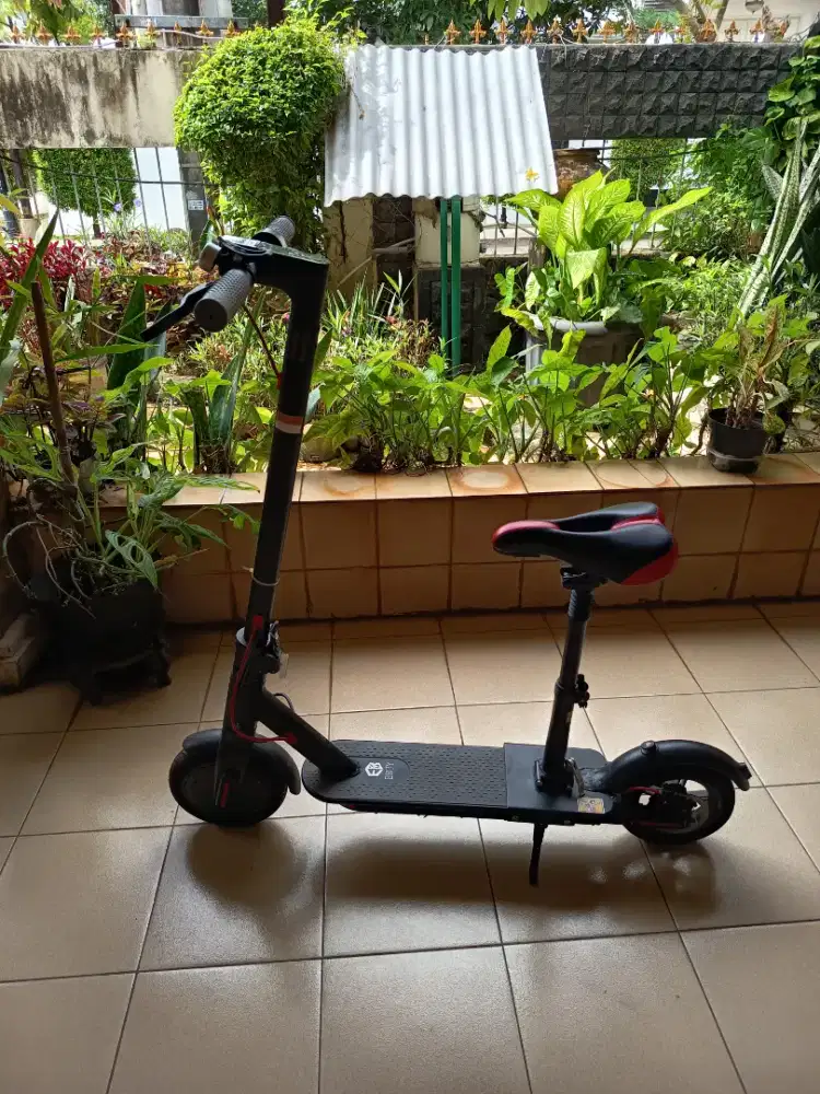 Skuter listrik good condition