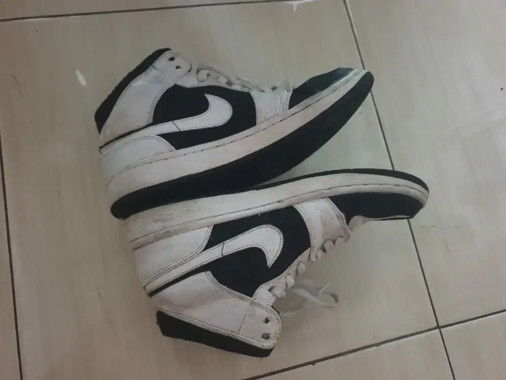 Sepatu merek NIKE ORGINAL SIZE 40