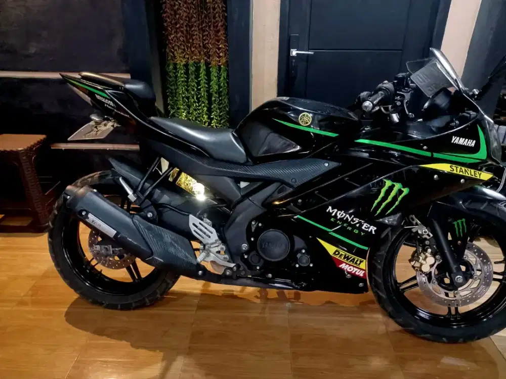 Yamaha R15 Edisi motogp