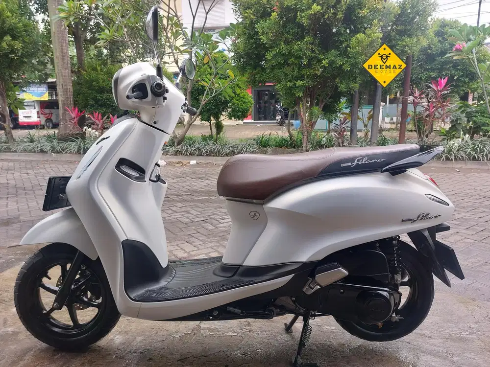 (DP 500)‼️ Yamaha Grand Filano Lux Putih 2023 Cash / Kredit