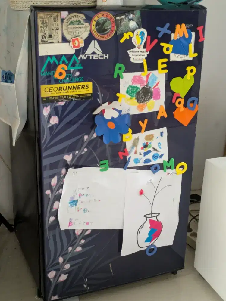 Kulkas Sharp 1 pintu normal tinggal pakai