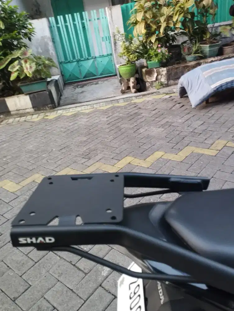 Bracket SH top box New CB150R/X