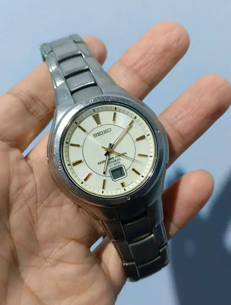 Seiko wave control titanium