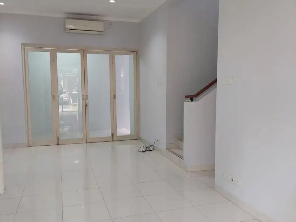 Rumah cantik siap huni strategis di Discovery Bintaro Jaya pr 10709