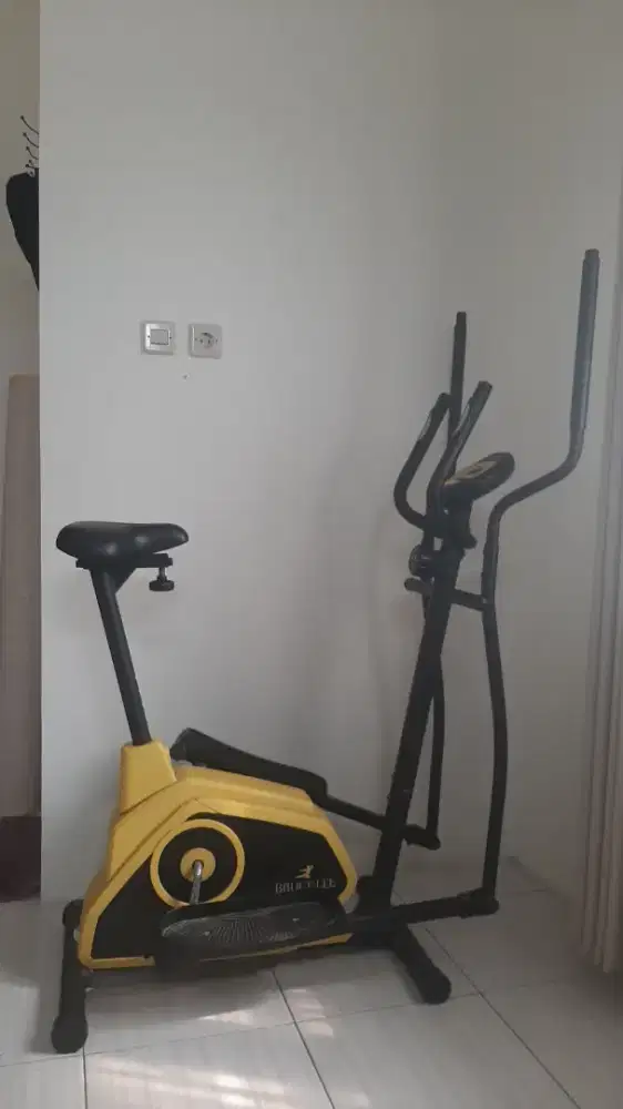 Sepeda statis (Stationary Bike)