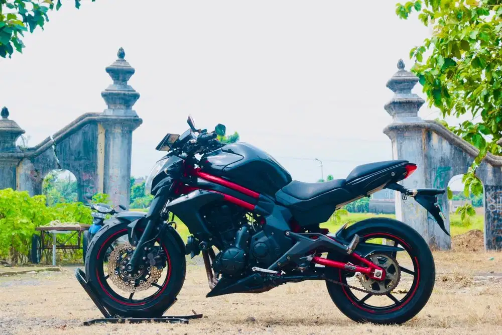 Kawasaki Er6N 650 ABS Red Casis 2016 like new mesin sehat siap turing