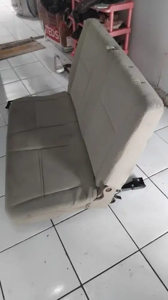 Jok Baris Ke 3.Mobil Nissan