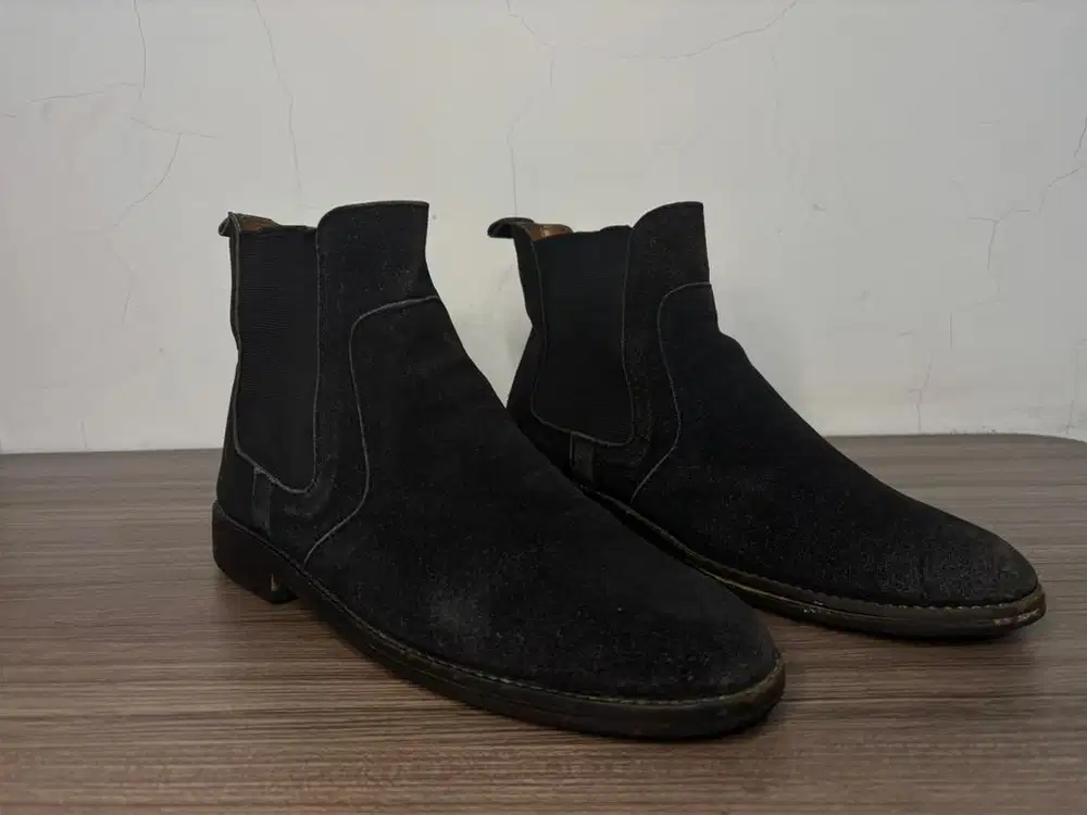 Chelsea boots size 42
